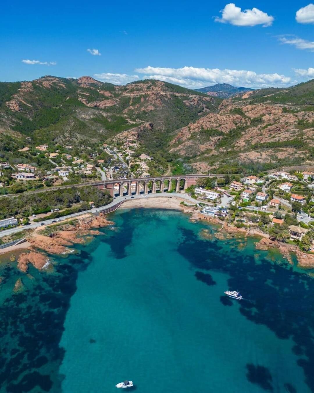 Petit Paradis Vue Mer- Plage Et Calanques A 3 Mn Saint-Raphaël Exteriör bild